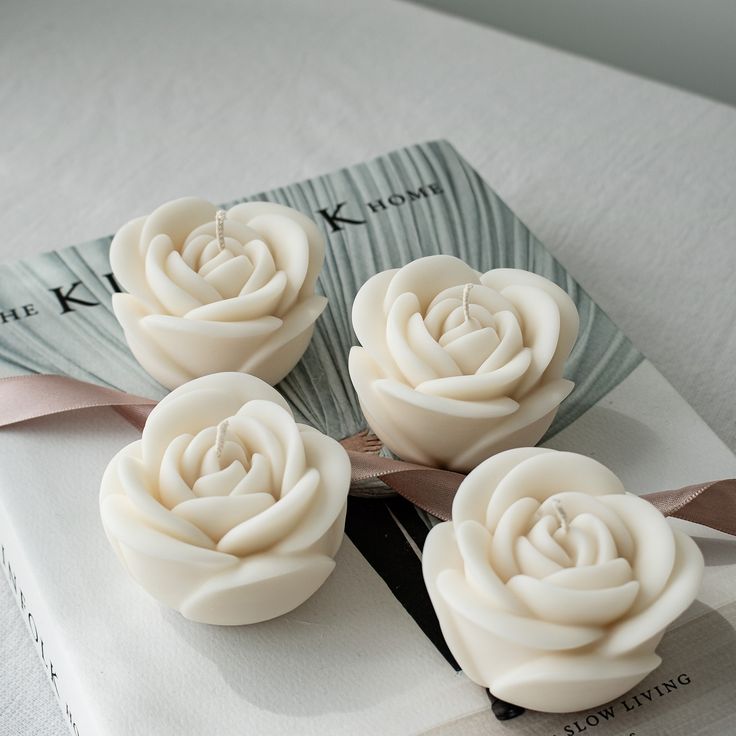 Glowora Luxury Rose Flower Scented Candle with Gold Leaf