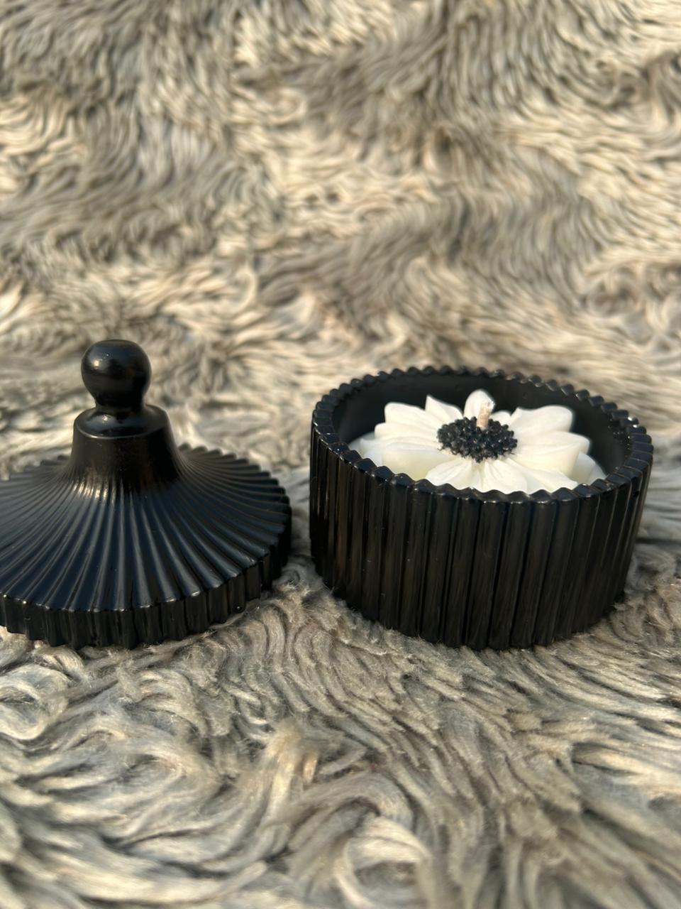 Glowora Handmade Jesmonite Black Ribbed Scented Candle