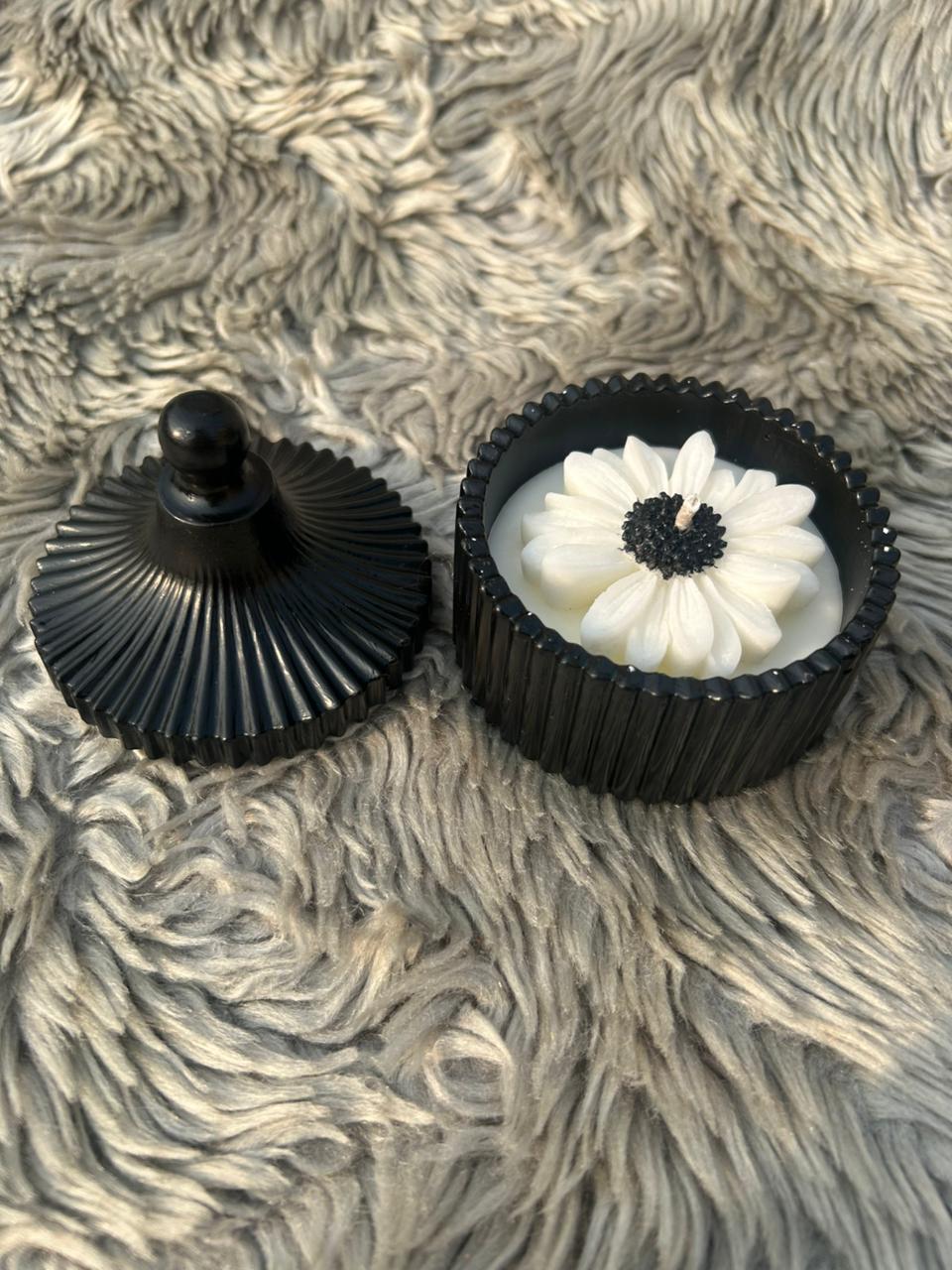 Glowora Handmade Jesmonite Black Ribbed Scented Candle
