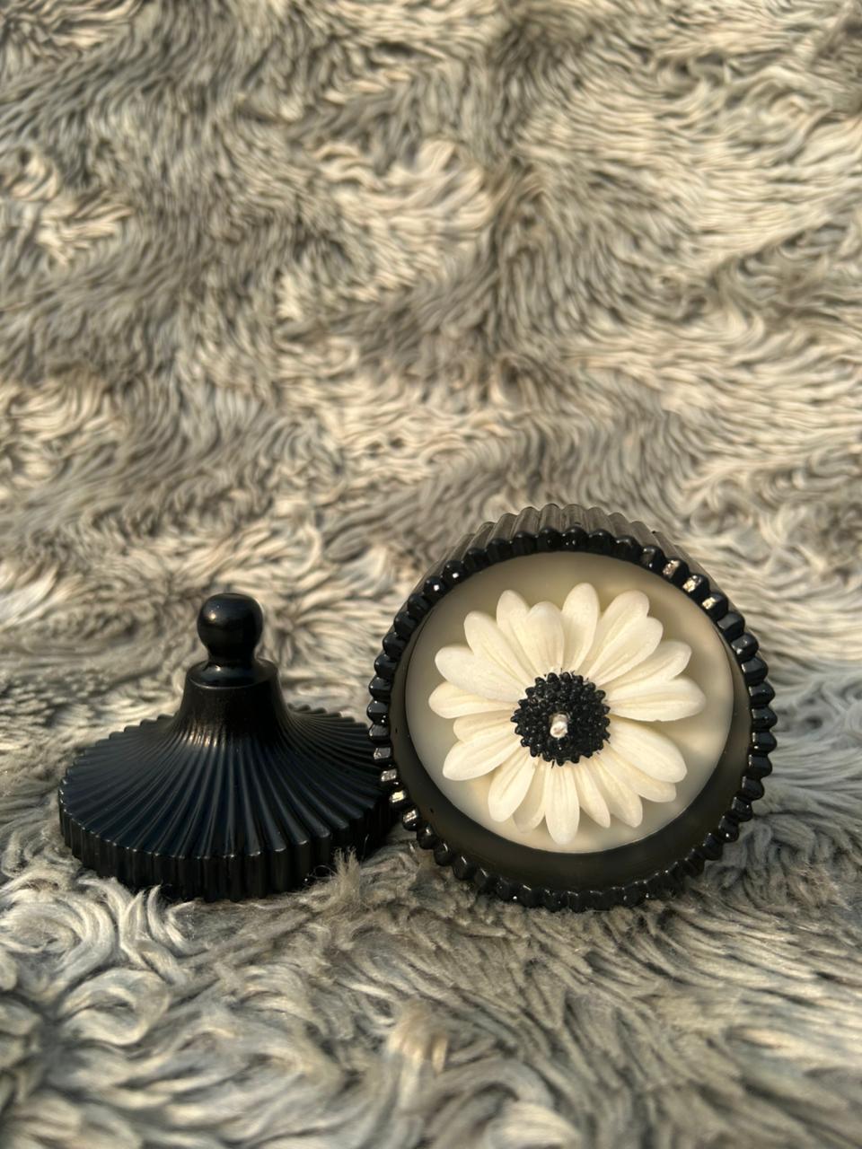 Glowora Handmade Jesmonite Black Ribbed Scented Candle