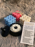Glowora Scented Candle Bundle – 4-Piece Luxury Soy Wax Gift Set (Black-Centered Daisy Ribbed Jar & Pastel Heart Bubble Cubes) for Aesthetic Room Decor & Stress Relief